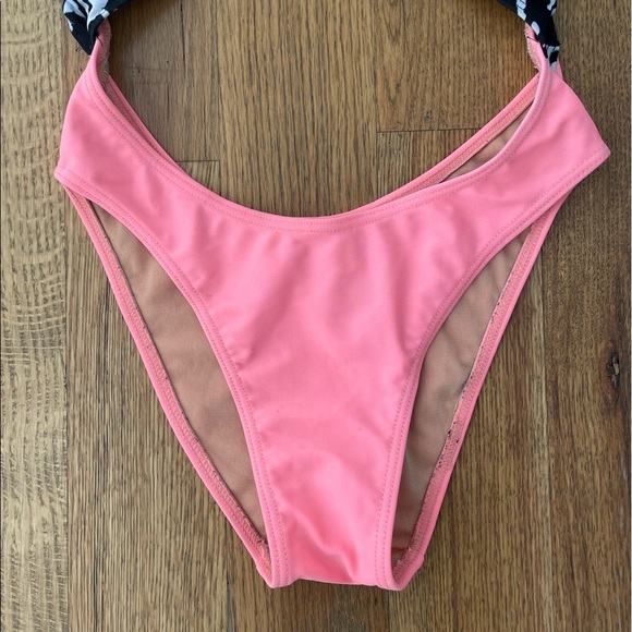 Soda Pop Vintage One Piece - Picture 3 of 8